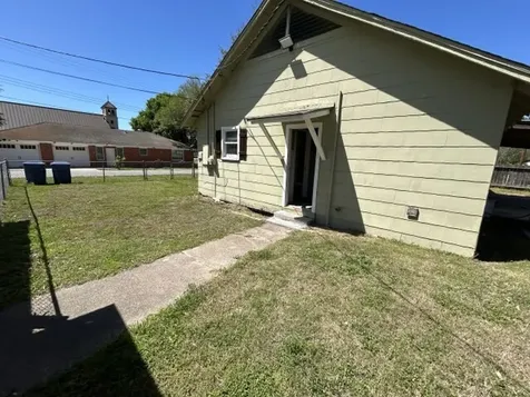 400 N Stevenson Street Eagle Lake TX 77434