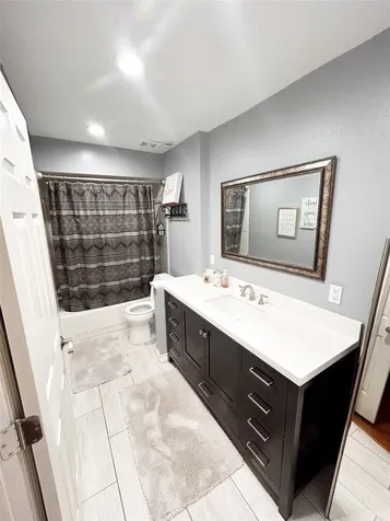 5005 Georgi Lane 204 Houston TX 77092