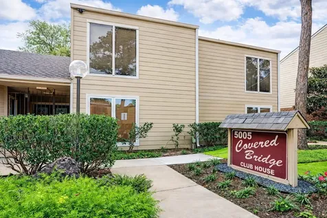 5005 Georgi Lane 204 Houston TX 77092
