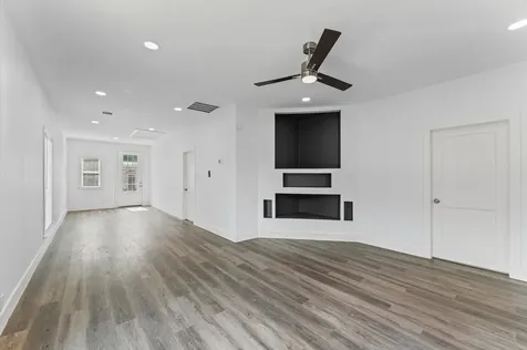 365 Road 5605 Cleveland TX 77327