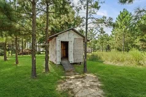 365 Road 5605 Cleveland TX 77327