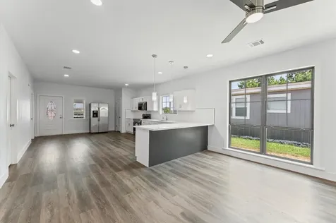 365 Road 5605 Cleveland TX 77327