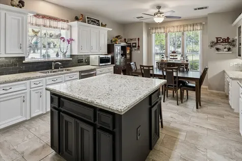 428 Briar Creek Lane Sealy TX 77474