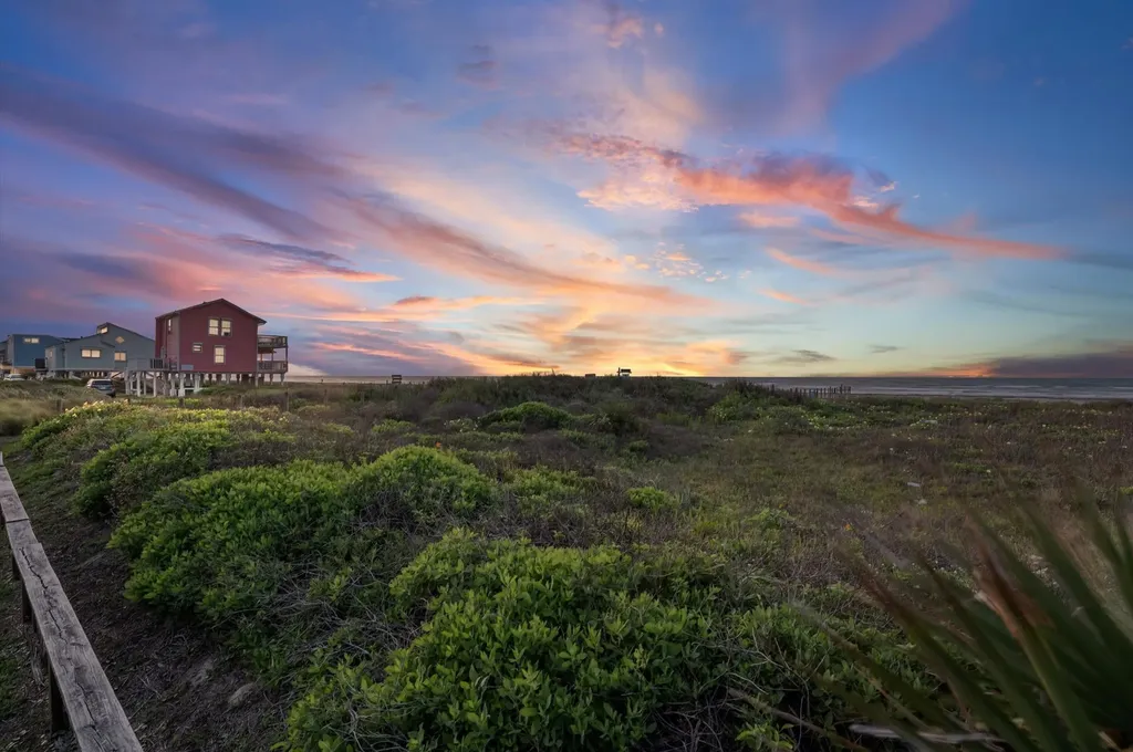 22502 Kennedy Drive Galveston TX 77554
