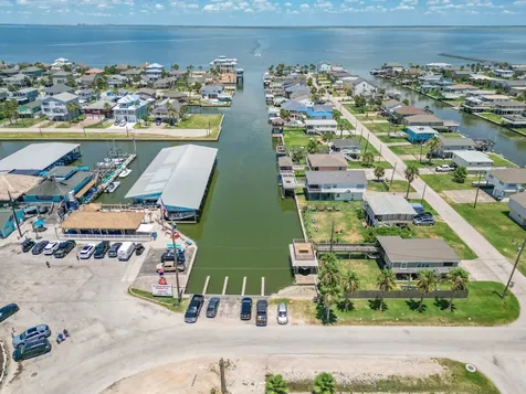 22502 Kennedy Drive Galveston TX 77554