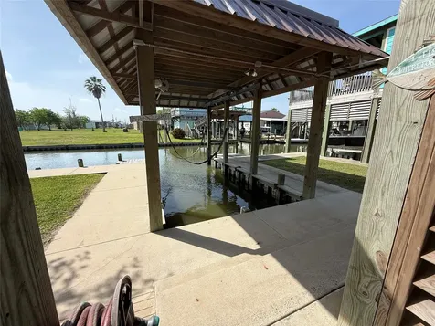 1120 & 1122 Prides Lane Crystal Beach TX 77650