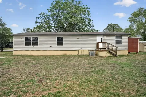 135 Kiowa Trail Lockhart TX 78644