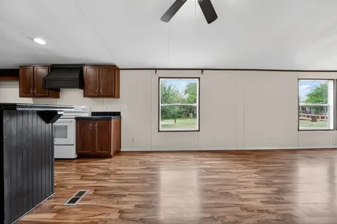 135 Kiowa Trail Lockhart TX 78644