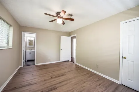 9418 Vicksburg Avenue Texas City TX 77591