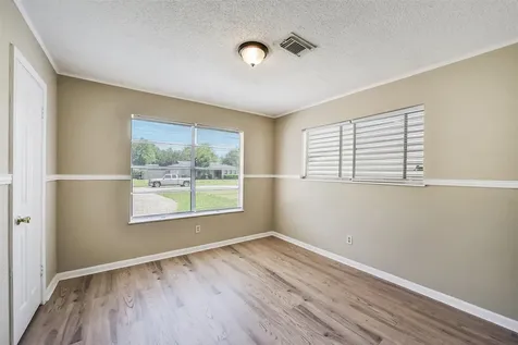9418 Vicksburg Avenue Texas City TX 77591