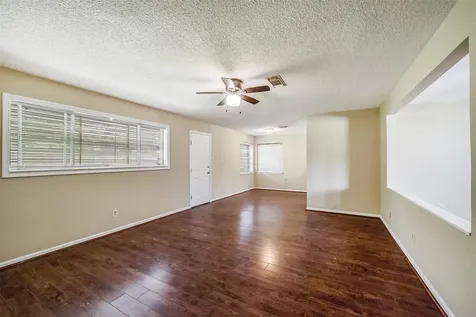 9418 Vicksburg Avenue Texas City TX 77591