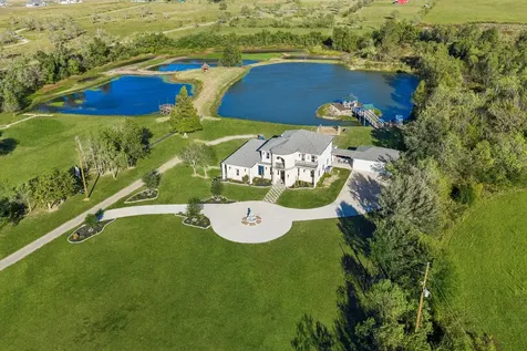 1024 Colibri Lake Lane Waller TX 77484