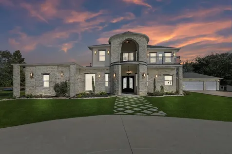 1024 Colibri Lake Lane Waller TX 77484