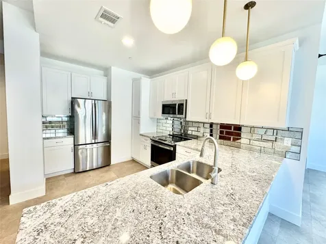 2102 Mechanic Street 206 Galveston TX 77550