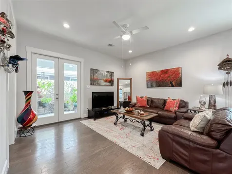 1104 Pearl Wood Drive Houston TX 77008