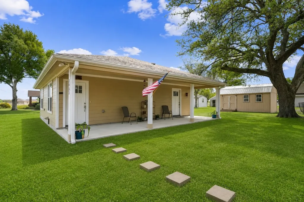 3027 Poppy Street Needville TX 77461
