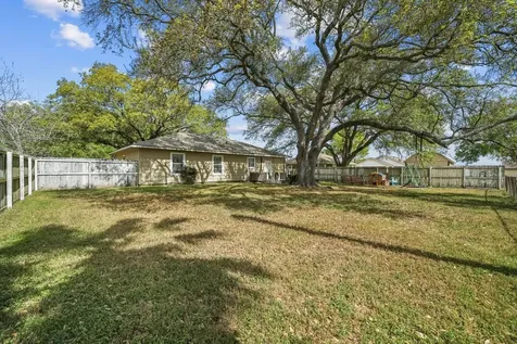 3027 Poppy Street Needville TX 77461