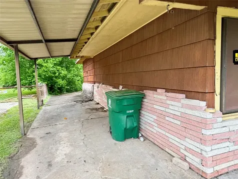 5123 Willow Glen Drive Houston TX 77033