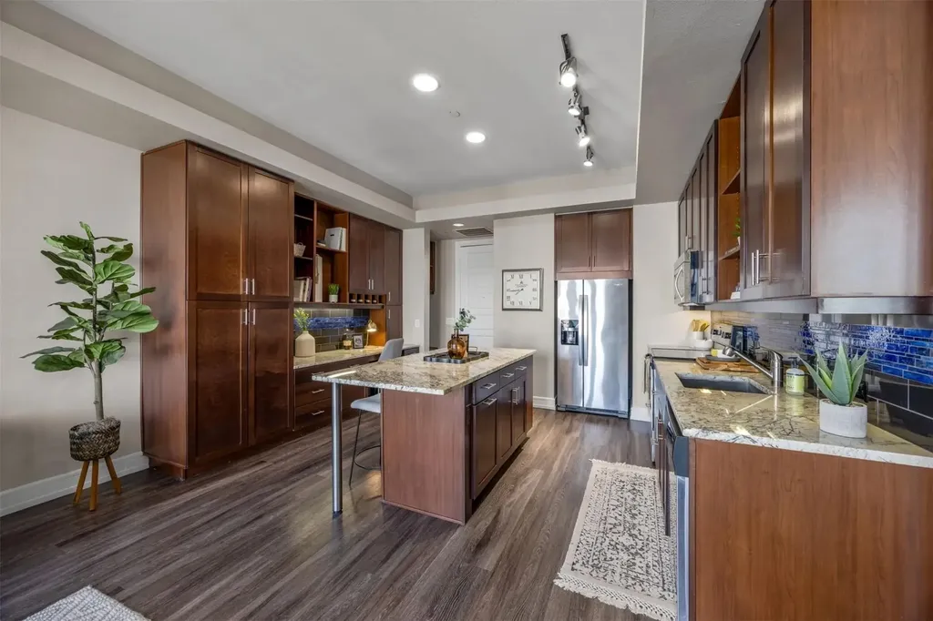 3201 Esperanza Crossing 233 Austin TX 78758