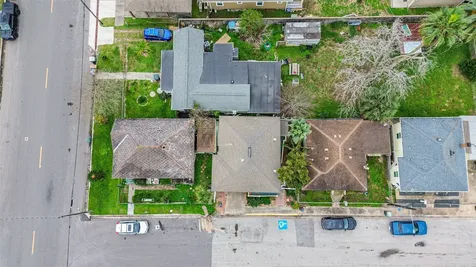 3705 Avenue Q 1/2 Galveston TX 77550