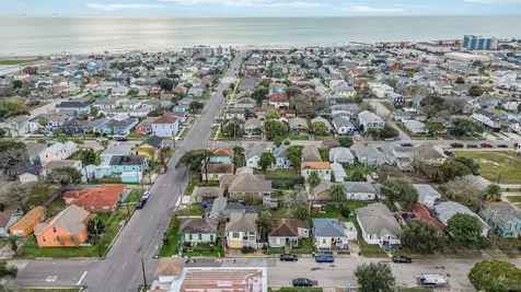 3705 Avenue Q 1/2 Galveston TX 77550