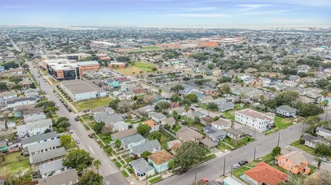3705 Avenue Q 1/2 Galveston TX 77550