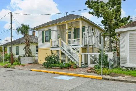 3705 Avenue Q 1/2 Galveston TX 77550