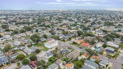 3705 Avenue Q 1/2 Galveston TX 77550