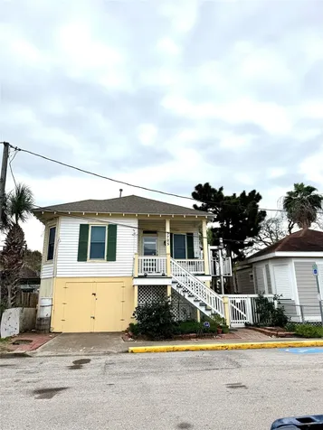 3705 Avenue Q 1/2 Galveston TX 77550