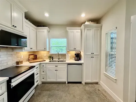 133 Ellis Lane West Columbia TX 77486