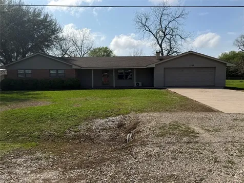 1532 Sunny Acres Winnie TX 77665