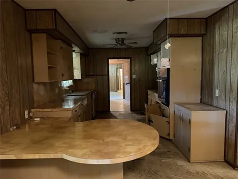 1532 Sunny Acres Winnie TX 77665