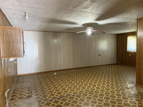 1532 Sunny Acres Winnie TX 77665