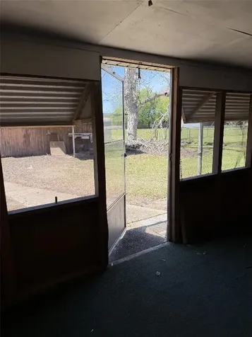 1532 Sunny Acres Winnie TX 77665