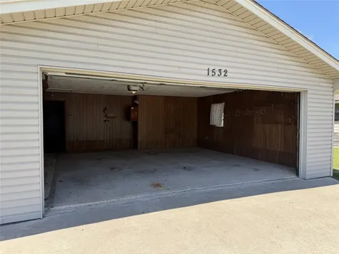 1532 Sunny Acres Winnie TX 77665