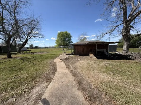 1532 Sunny Acres Winnie TX 77665