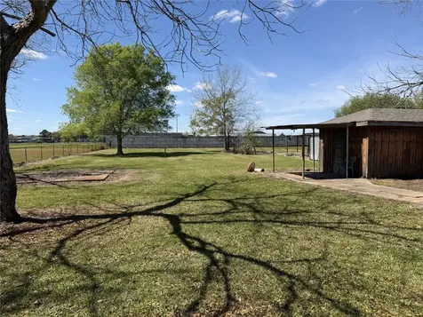 1532 Sunny Acres Winnie TX 77665
