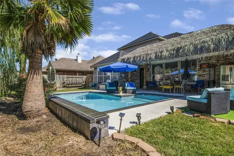 810 Hallmark Oak Street Seabrook TX 77586