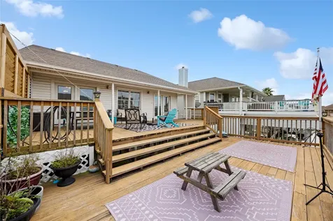 1114 Tiki Drive Tiki Island TX 77554