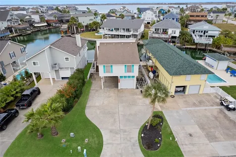 1114 Tiki Drive Tiki Island TX 77554