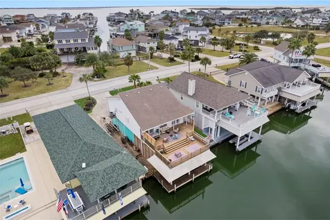 1114 Tiki Drive Tiki Island TX 77554