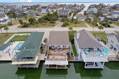 1114 Tiki Drive Tiki Island TX 77554