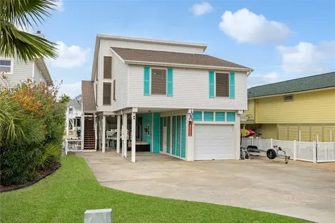1114 Tiki Drive Tiki Island TX 77554