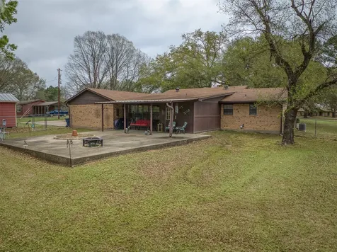397 County Road 1500 Crockett TX 75835