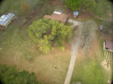 397 County Road 1500 Crockett TX 75835