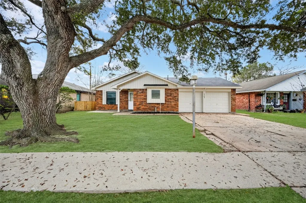 1709 Capri Lane Seabrook TX 77586