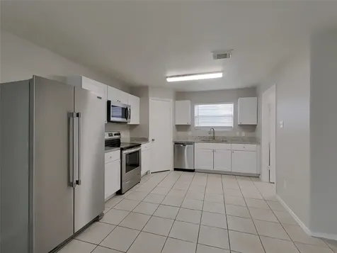 5521 Rio Alamo Street Rosharon TX 77583