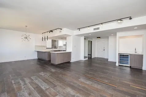 49 Briar Hollow Lane 406 Houston TX 77027