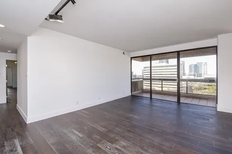 49 Briar Hollow Lane 406 Houston TX 77027