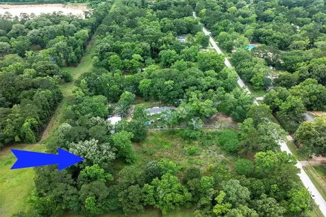 207 Blue Lake Drive Huffman TX 77336